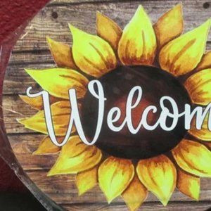 Welcome Sunflower outdoor/indoor wooden sign